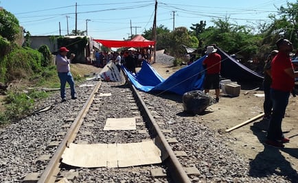 Libera la CNTE vías del tren en 3 puntos de Michoacán; 3 más permanecen bloqueadas