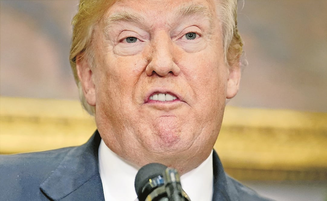 Donald Trump, durante una ceremonia ayer en la Casa Blanca en honor a Martin Luther King, el líder del movimiento de los derechos civiles de Estados Unidos asesinado el 4 de abril de 1968. (REUTERS)