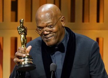 Samuel L. Jackson gana su primer Oscar, recibe la estatuilla honorífica de la Academia