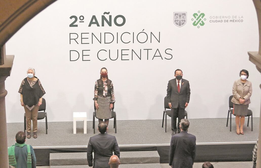 Olga Sánchez Cordero (Gobernación), Claudia Sheinbaum (jefa de Gobierno), Rafael Guerra (presidente del TSJ) y Margarita Saldaña (Mesa Directiva del Congreso) guardaron un minuto de silencio por las víctimas del Covid-19. Foto: CARLOS MEJÍA. EL UNIVERSAL 