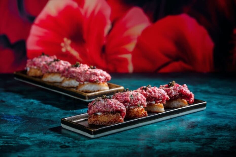 Bad Bunny debuta en la industria restaurantera