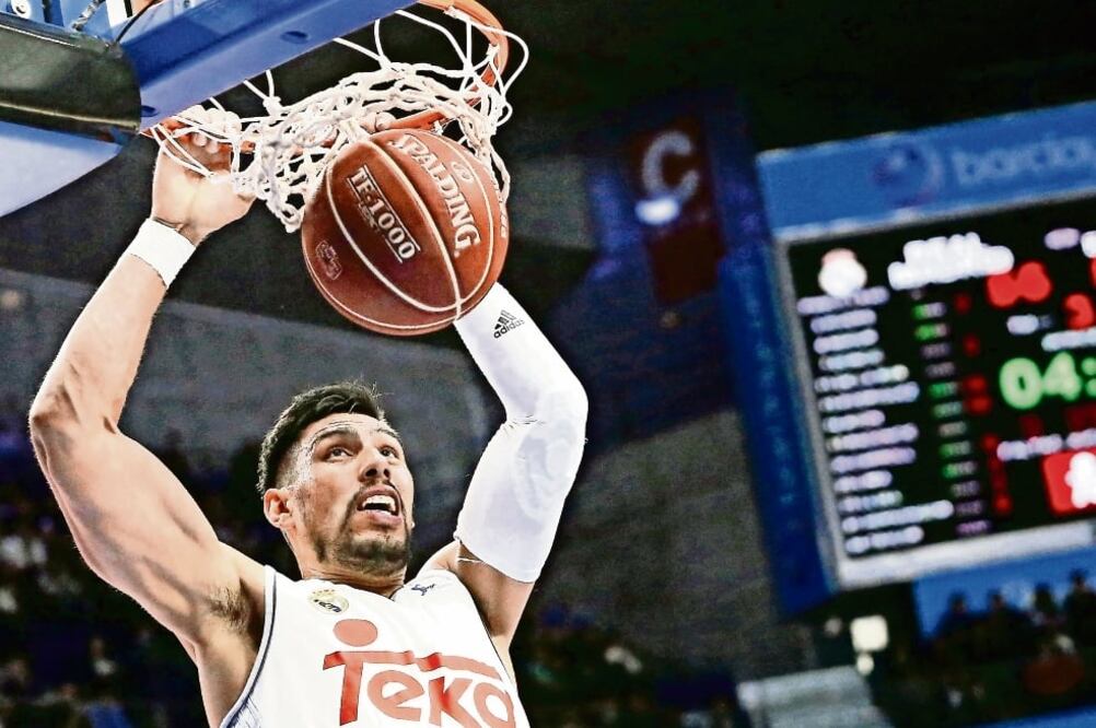 Gustavo fue el motor de impulso para que su quinteta superara a Unicaja (MARISCAL. EFE)