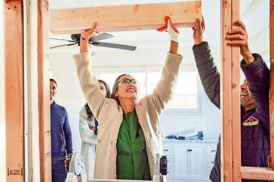 Jessica Alba renueva hogares y emociones