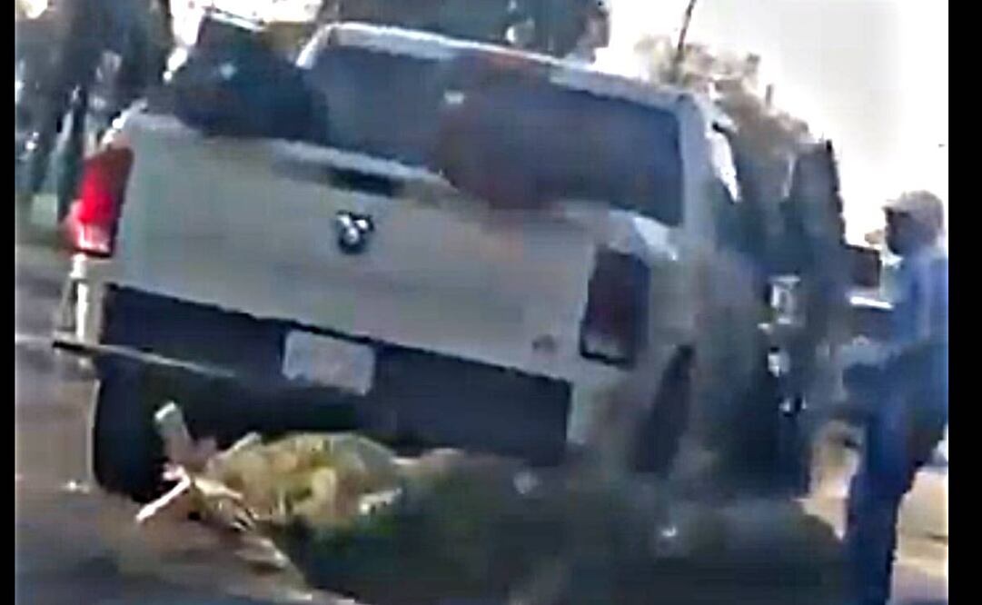 Captan en video robo de camioneta en Naucalpan; se la llevan con todo y arbolitos de Navidad