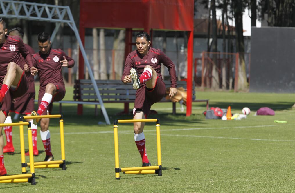Cortesía (Toluca FC). Efraín Velarde durante un entrenamiento de los 'Diablos del Toluca' 