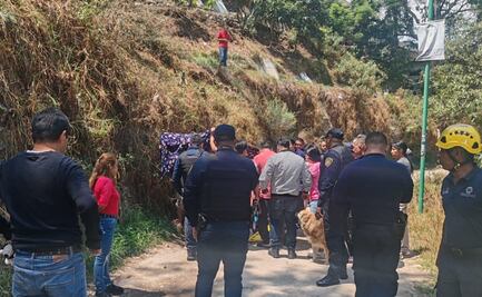 Mujer cae a barranco mientras barría en Álvaro Obregón; es trasladada a hospital especializado