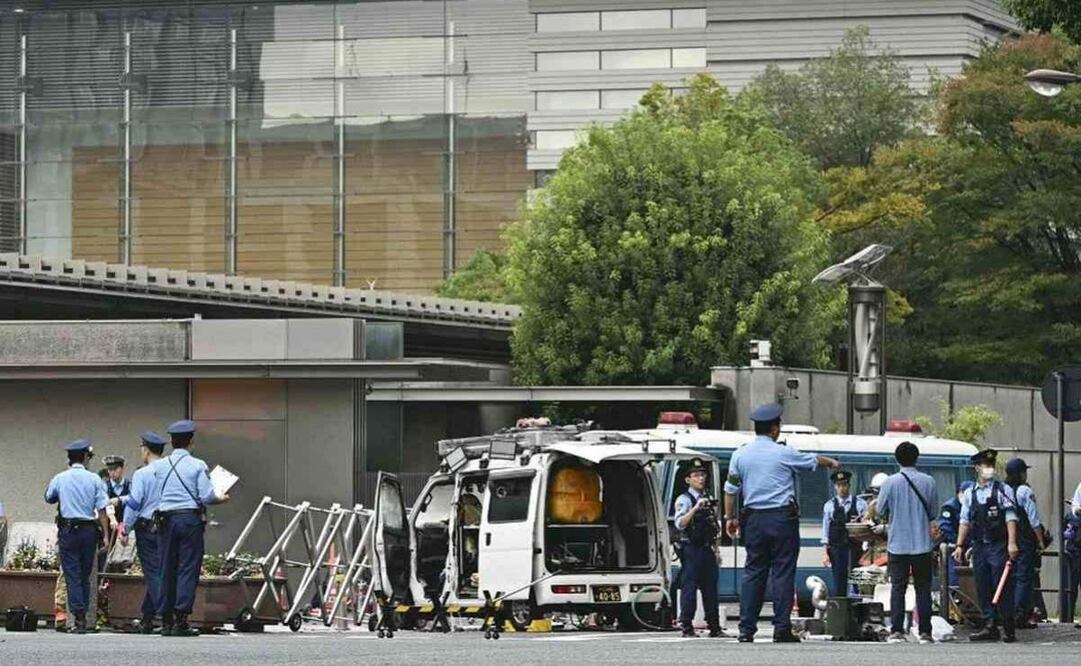 Un hombre fue detenido en Tokio tras estrellar su vehículo contra la entrada de la residencia del primer ministro japonés, Shigeru Ishiba. Foto: X @FederalR24