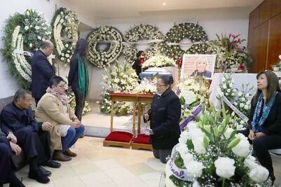 Familiares y amigos despiden a Maty Huitrón