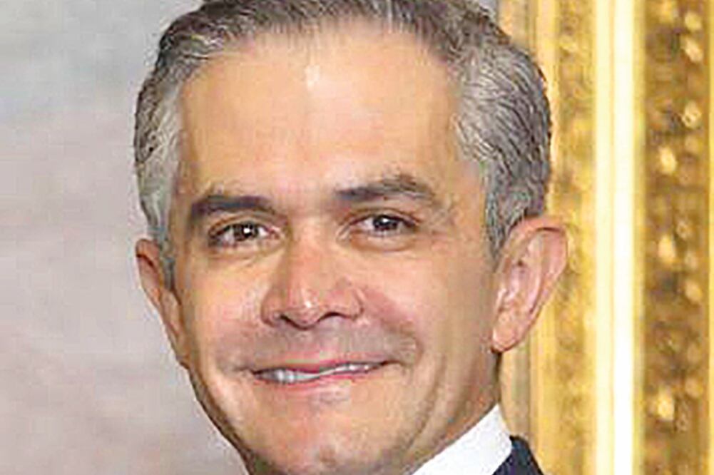 “Puede ser un mes, tal vez, pero vamos a recuperarnos, ya nos recuperamos con el Zócalo, que también tuvimos retraso por la contingencia” MIGUEL ÁNGEL MANCERA Jefe de Gobierno de la Ciudad de México (FOTO: ARCHIVO EL UNIVERSAL)