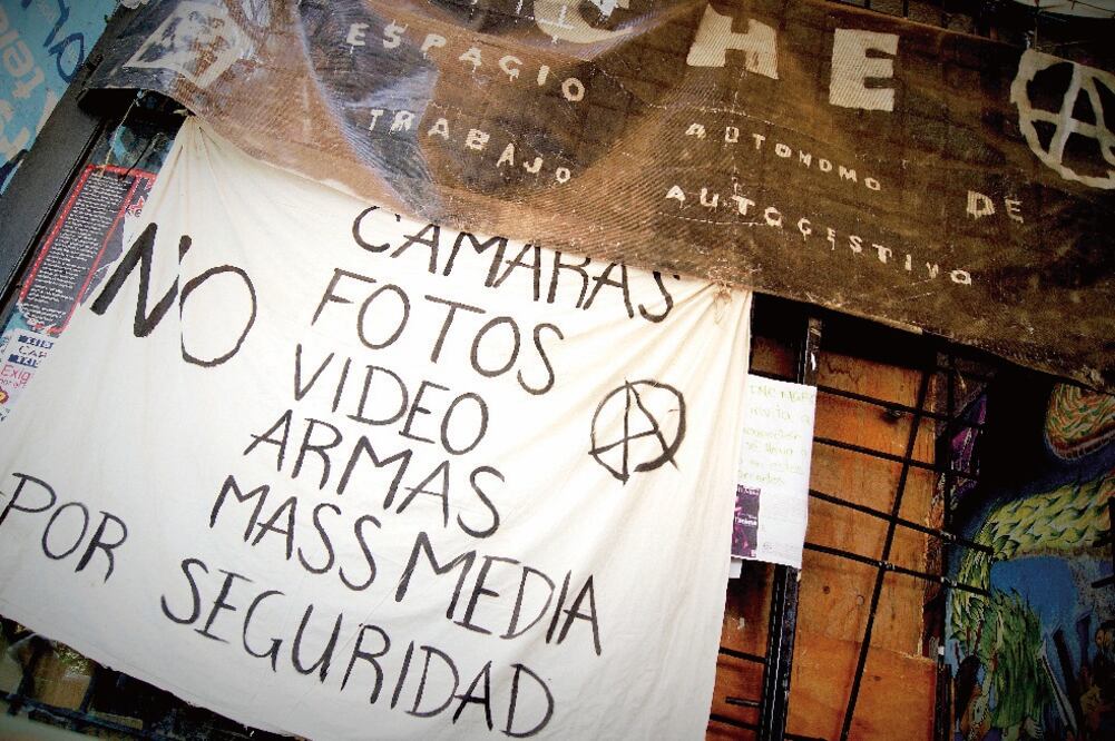 UNAM vs. 'Okupa Che'