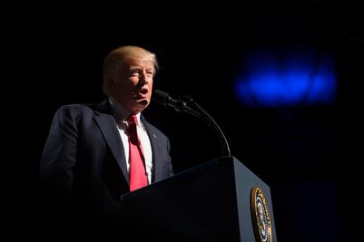 Gobierno de Trump revisará acuerdos comerciales de EU