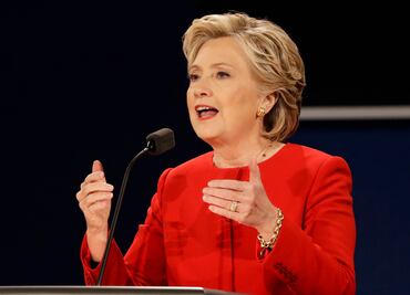 Trump habría violado ley de EU al tratar de invertir en Cuba: Clinton