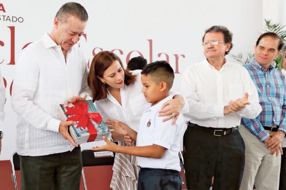 El gobernador Quirino Ordaz Coppel dijo que cuando la sociedad y el gobierno trabajan unidos es fácil avanzar en favor de la niñez.