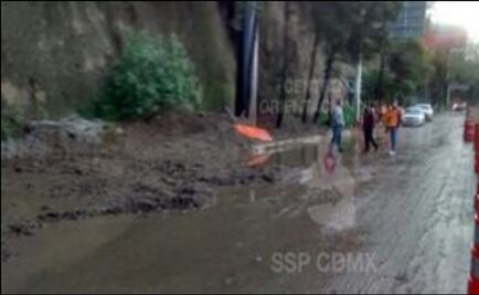 Reportan derrumbe y fango en la México-Toluca