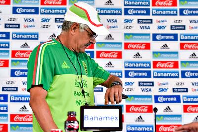 Ya calienta el Tuca, por si vuelve a fracasar Osorio