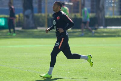 Cecilio Domínguez pidió vuelo de primera clase al Independiente