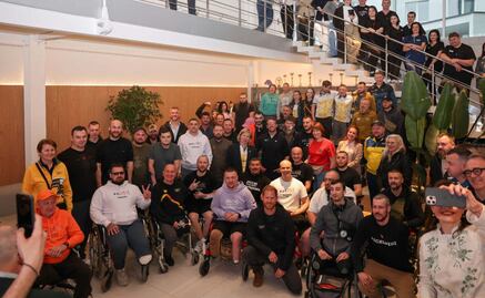 Príncipe Harry hace visita sorpresa a hospital en Ucrania; platica con pacientes y personal del nosocomio