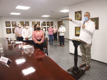 Tras licencia de Adán Augusto, protesta Carlos Merino como gobernador provisional de Tabasco