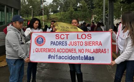 Padres de familia del colegio Justo Sierra bloquean la autopista Chamapa Lechería