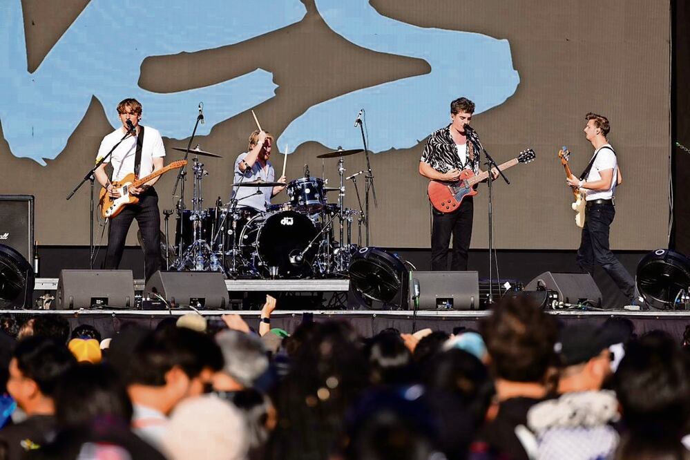 La banda británica Circa Waves celebró el décimo aniversario de su primer disco, Young chasers. Foto: de HUGO SALAVADOR. EL UNIVERSAL