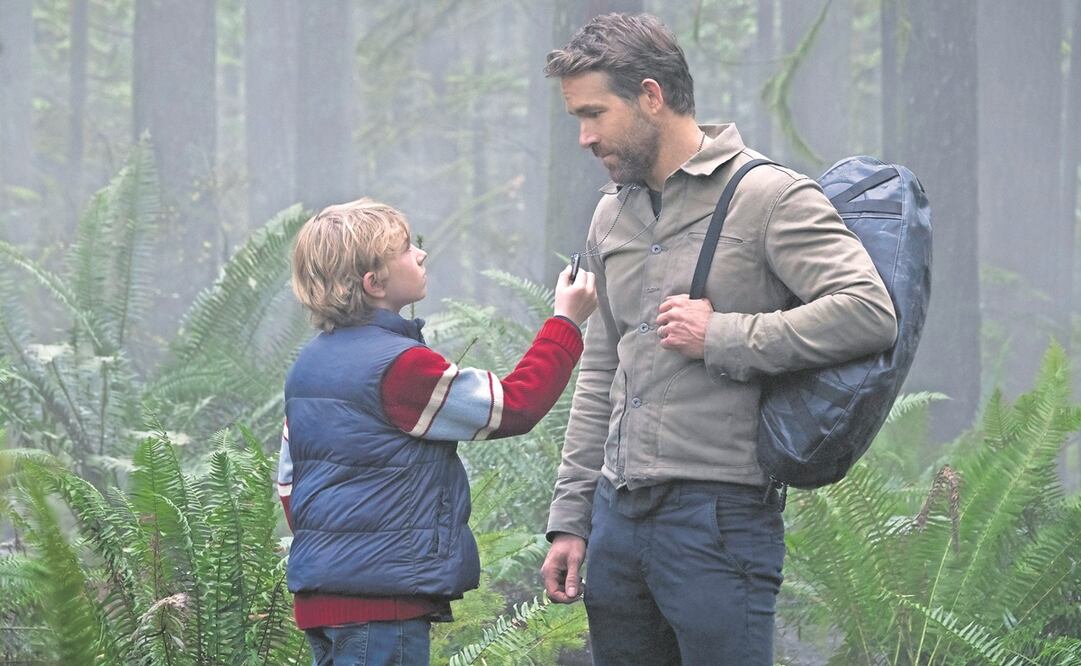 Ryan Reynolds interpreta a un piloto que viaja en el tiempo y se encuentra con su yo de niño. Foto: Netflix
