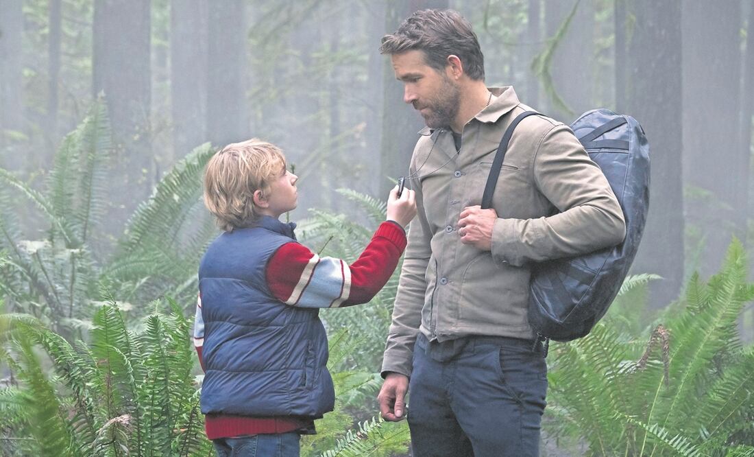 Ryan Reynolds interpreta a un piloto que viaja en el tiempo y se encuentra con su yo de niño. Foto: Netflix