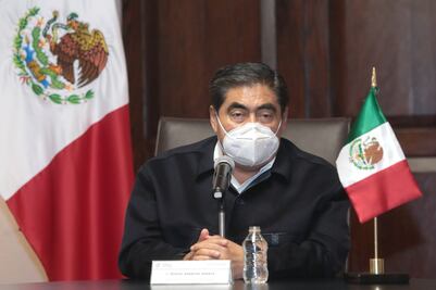 Pide Miguel Barbosa redoblar esfuerzos para contener pandemia en Puebla