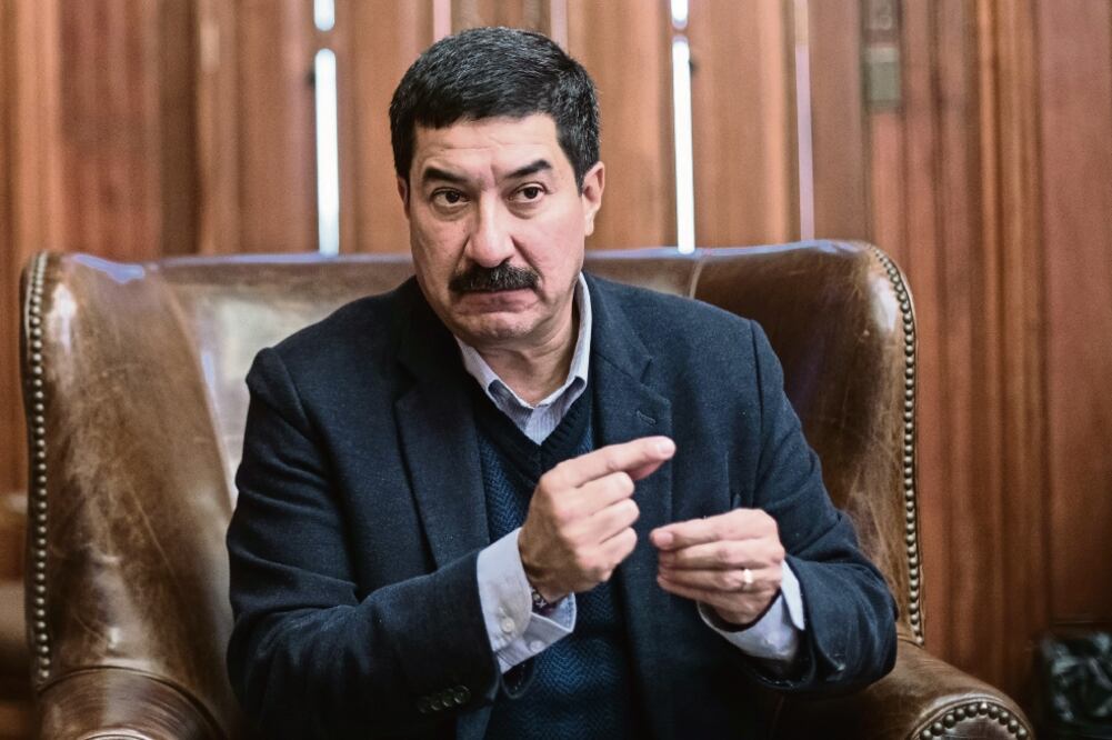 El gobernador Javier Corral criticó que un juez federal en la Ciudad de México resuelva el caso contra Alejandro Gutiérrez (ARCHIVO EL UNIVERSAL)