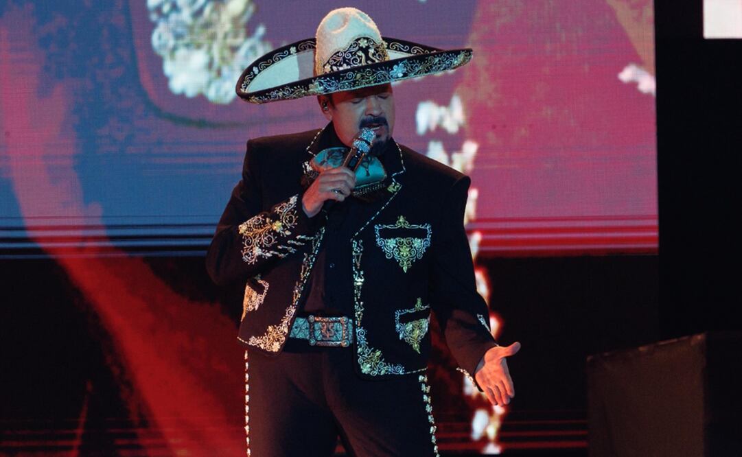 Pepe Aguilar se presenta en Arena Ciudad de México, interpretando los favoritos de los fans como “Prometiste” “Ni contigo, ni sin ti” “Directo al corazón” entre otros. Foto: Yaretzy M. Osnaya | EL UNIVERSAL
