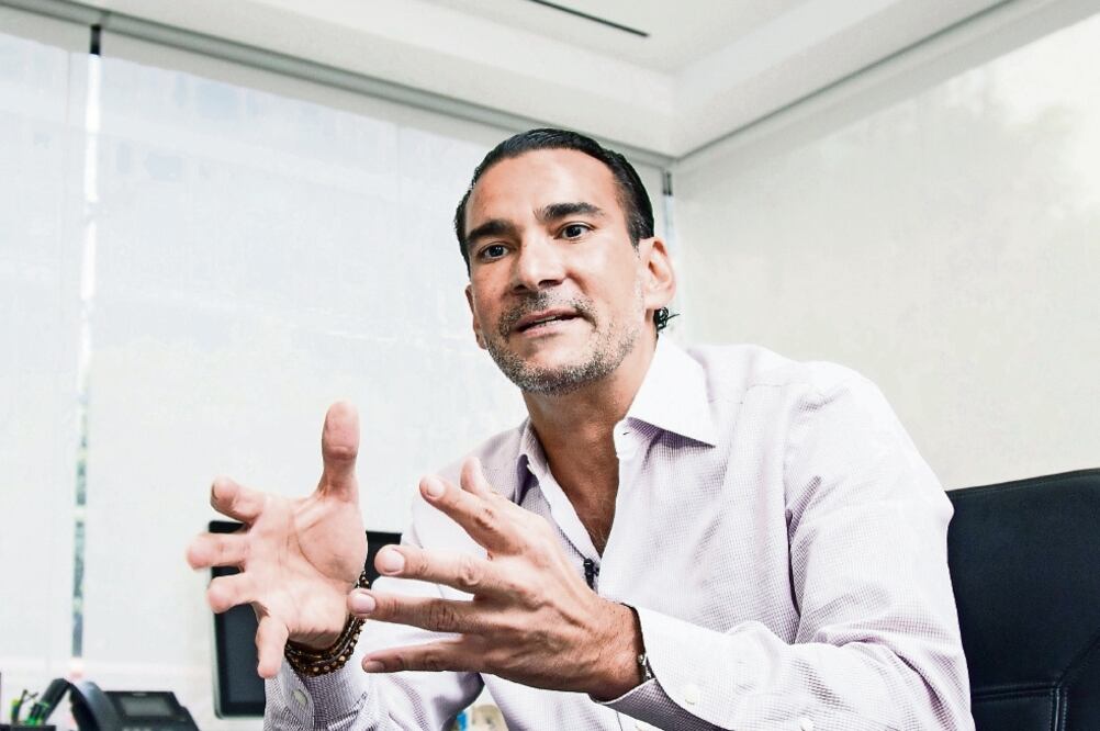 El senador Luis Armando Melgar señaló que aeropuerto y compañías aéreas se “echan la bolita” sobre la falta de aplicación de la nueva legislación (ARCHIVO EL UNIVERSAL)