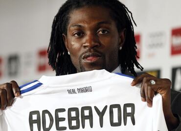 Equipo busca socios para poder firmar a Adebayor