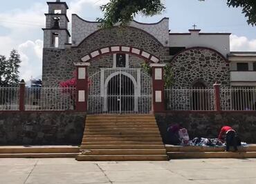 Pobladores de San Pedro Nexpa oran para que se tranquilice el volcán Popocatépetl