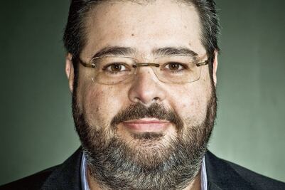 Univision le entra a las patadas