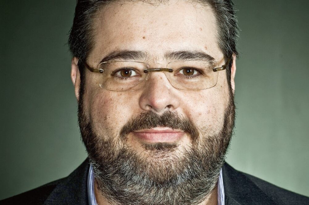 Univision le entra a las patadas