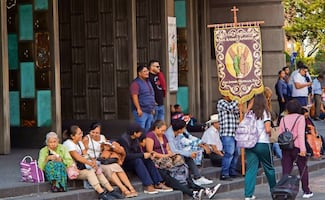 La Iglesia católica llama a unirse en oración