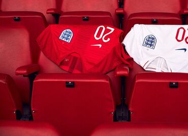Inglaterra presenta su uniforme para Rusia 2018