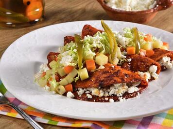 Prepara enchiladas mineras 