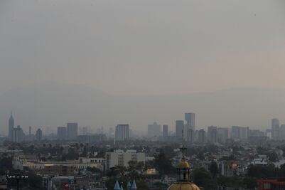 Sancionan a más de mil automovilistas durante contingencia ambiental