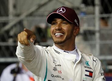 Hamilton consigue la 'pole' en Singapur, Checo séptimo