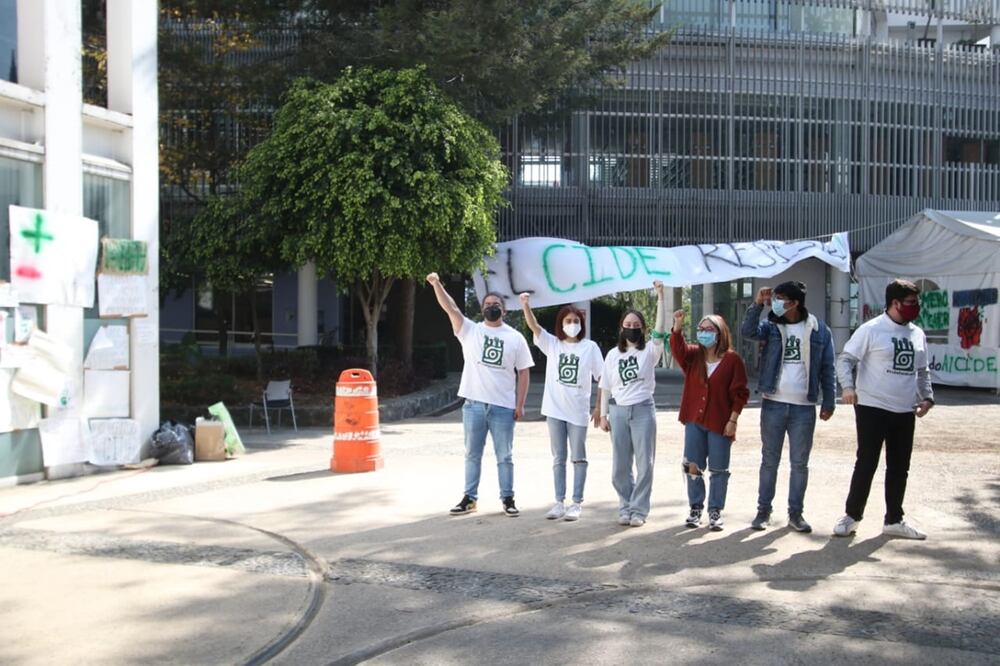 Plantón de comunidad estudiantil del CIDE el 31 de diciembre. Foto: El Universal / Carlos Mejía 