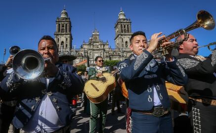 FOTOS: Zócalo de la CDMX vibra con mariachis; mil 122 músicos rompen récord Guinness