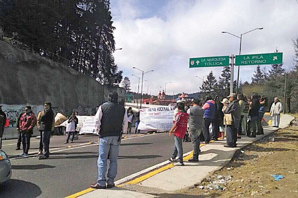 Vecinos de Santa Fe atribuyen el cambio de ruta a las movilizaciones que se realizaron, como el bloqueo de la carretera en diciembre pasado (ARCHIVO EL UNIVERSAL)