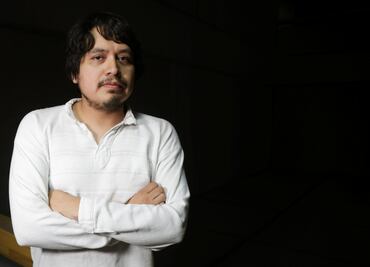 Alándome ligero: reseña de Días lejos de Luis Flores Romero