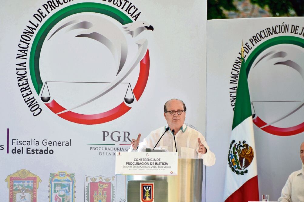 El gobernador Graco Ramírez dijo que en el nuevo sistema de justicia falta robustecer a las fiscalías para su autonomía técnica (TONY RIVERA. EL UNIVERSAL)