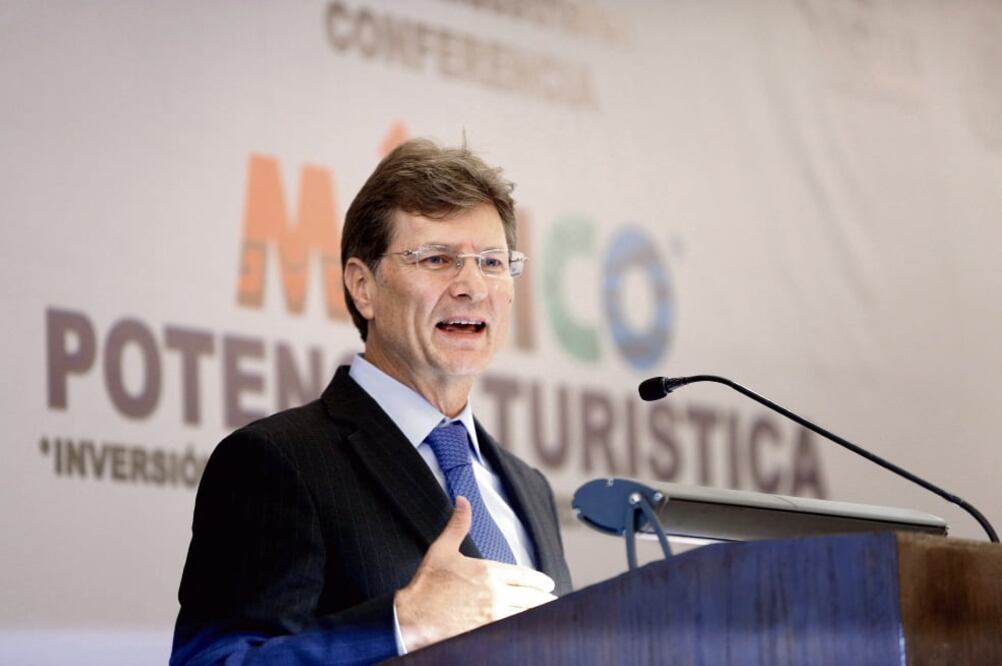 Mayor turismo nacional.El titular de Sectur invitó a los mexicanos a viajar más por el país. Dijo que hubo un récord de 233 millones de turistas nacionales el año pasado, 44 millones más que en 2012. (CORTESÍA)