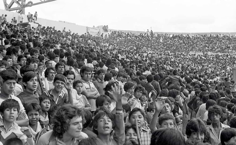 Hubo gran recepción de la afición de Nezahualcóyotl ante la apertura del Estadio José López Portillo, atiborrando las gradas para ver a su equipo enfrentarse a una de las escuadras más desafiantes del fútbol internacional. Para el minuto 60, Moisés Figueroa marcó el primer tanto del encuentro para los Coyotes, ventaja que les duró 16 minutos, pues el gol del Boca Juniors cayó en el 76, obra de Osvaldo Escudero. Foto: Archivo EL UNIVERSAL.