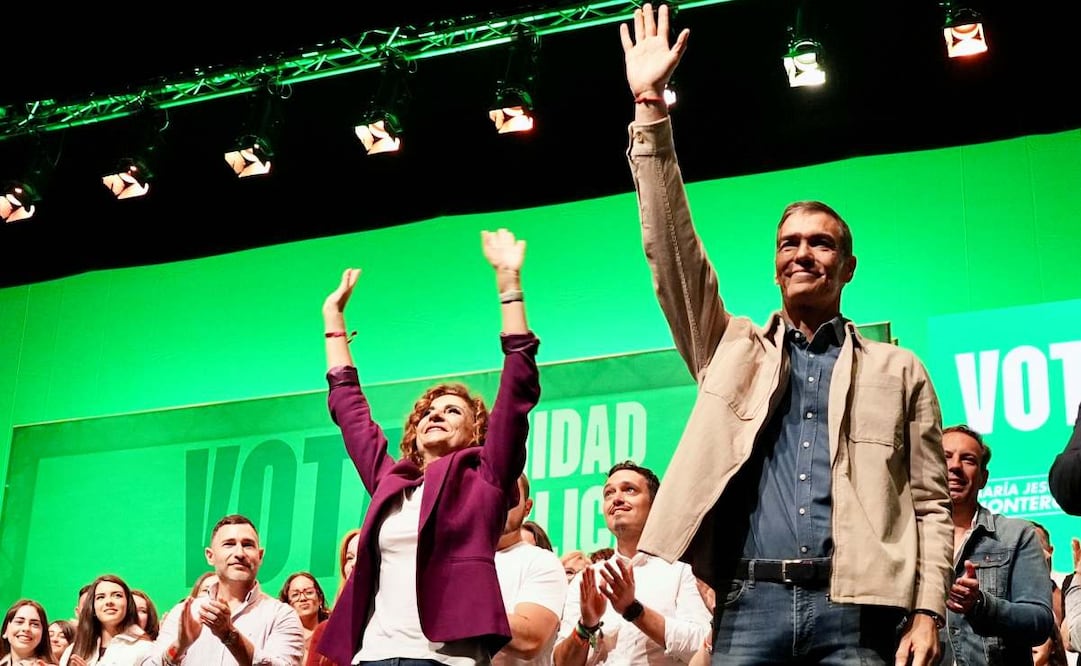 El presidente del Gobierno y secretario general del PSOE, Pedro Sánchez, y la candidata a la presidencia de la Junta de Andalucía, María Jesús Montero, durante un acto celebrado este domingo en el Campo de Gibraltar. Foto: EFE