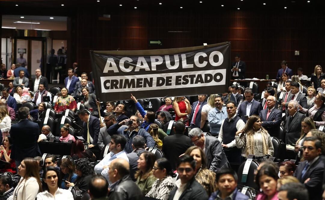 Se discute en el pleno si la votación para del tema FOBAPROA se realiza de forma electrónica o manos alzadas. Fotos: Berenice Fregoso/EL UNIVERSAL