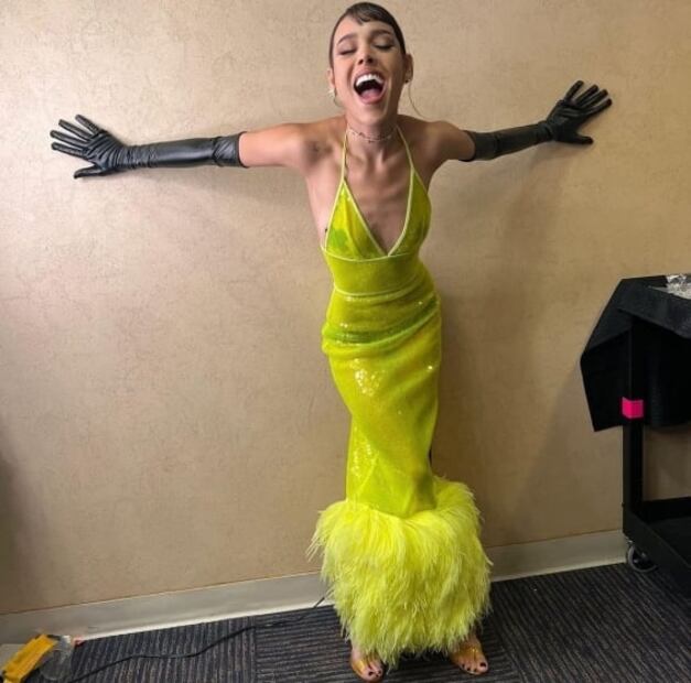 Los looks de Ángela Aguilar y Danna Paola en los Premios Juventud