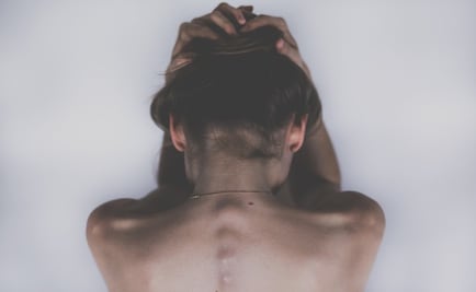 Pica, el síndrome que sufren los "niños abandonados" en China que los deja casi calvos